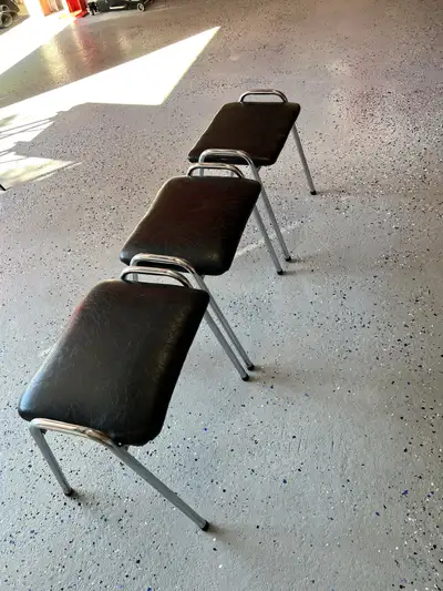1968 vintage chrome & black vinyl footstool/seat in very good condition all original. Measurements:h...