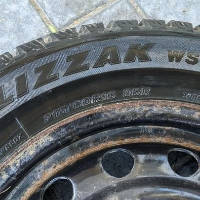 Blizzak winter tires in Tires & Rims in Ottawa
