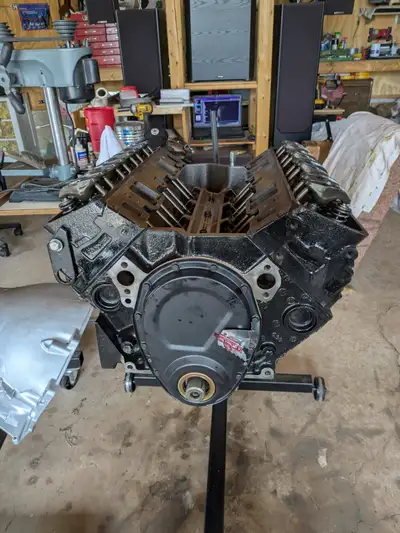 1987 Rebuilt SBC 305 factory roller cam engine long block with new 58cc heads, oil pan and starter a...