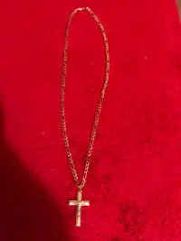 10 k gold chain and crucifix