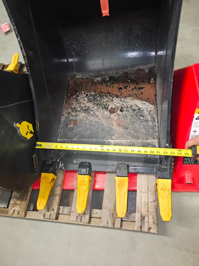 NEW (3) 24" Excavator Digging Buckets – 45mm Pins – 5T-45 Mount in Other Business & Industrial in Delta/Surrey/Langley - Image 8