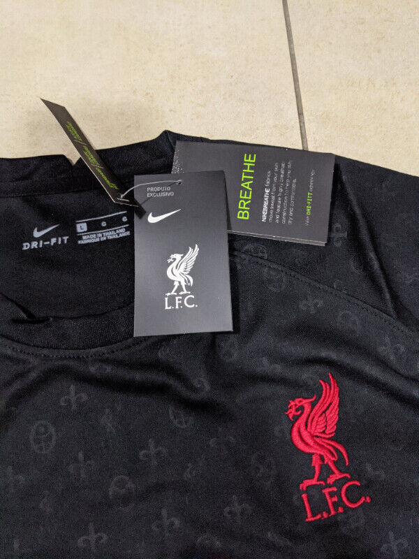 Liverpool Soccer Jersey Nike Training Kit 2020 2021 in Hobbies & Crafts in Markham / York Region - Image 3
