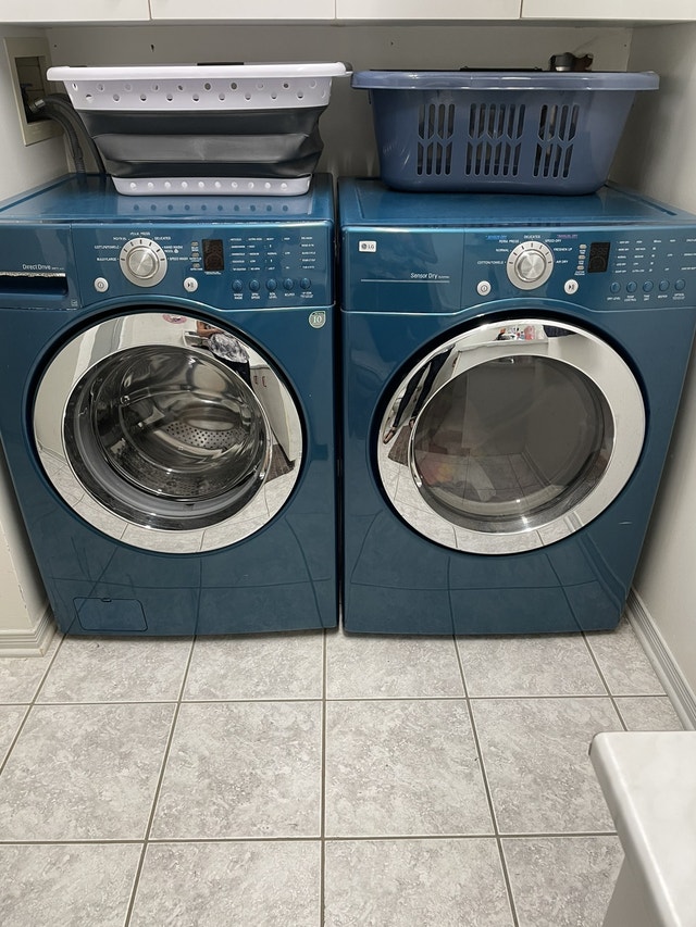Washer Dryer set / Machine à laver et sécheuse Washers & Dryers