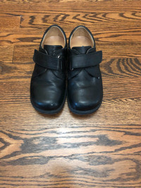 Young kid black shoes EUR Size 29