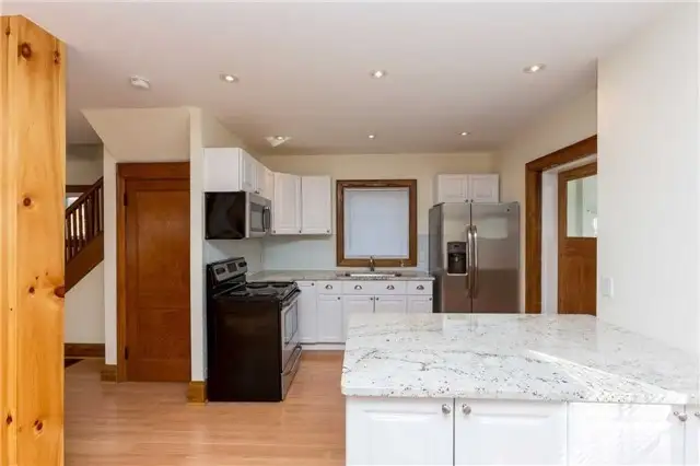 Detached House for Sale in Toronto -$910,00063771524799617122