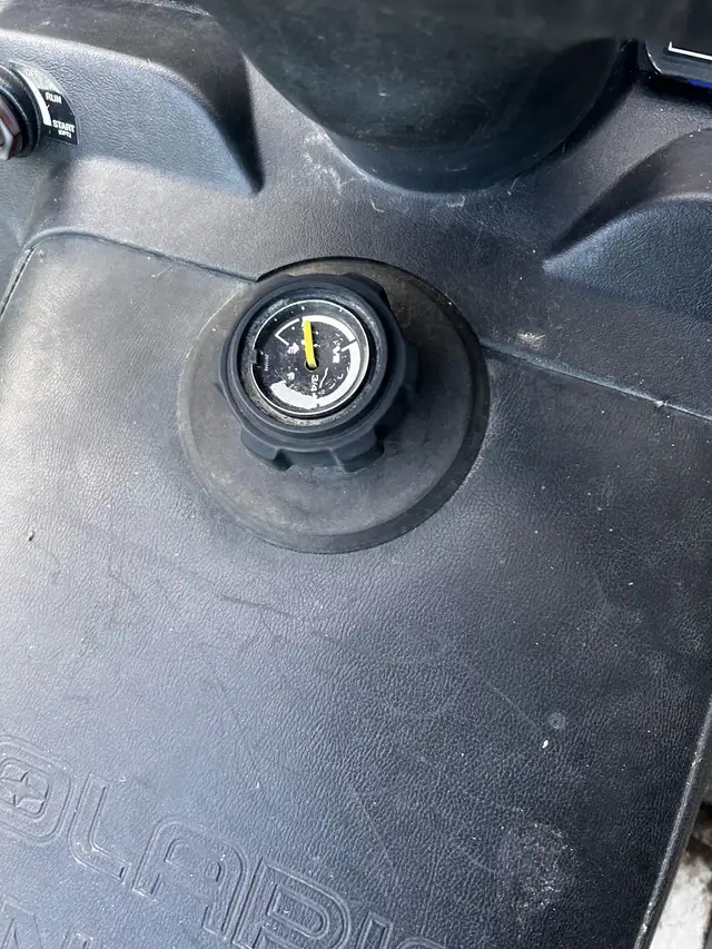 1999 Polaris 550 fan cooled in Snowmobiles in Edmonton - Image 7