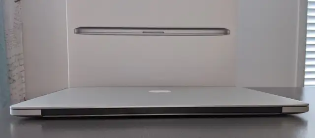 Apple MacBook Pro (Retina, 15-inch, Mid 2015) in Laptops in Longueuil / South Shore - Image 6