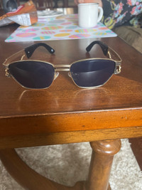  Louis Vuitton sunglasses