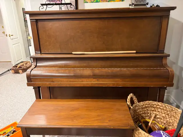 Nordheimer Upright Piano in Pianos & Keyboards in City of Toronto - Image 2