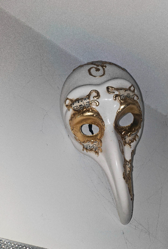 Set of 4 Venezel Drama Masks in Arts & Collectibles in Oshawa / Durham Region - Image 2