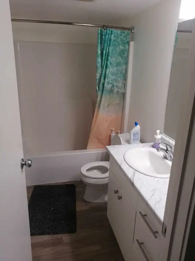 Room for Rent 63815759157123121