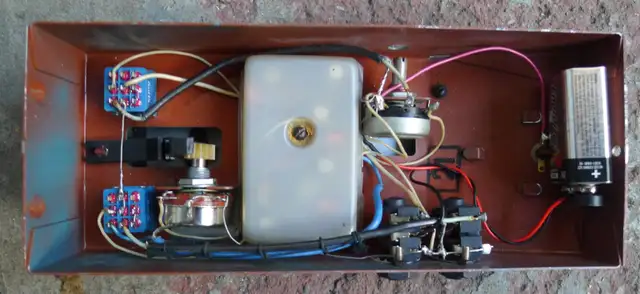 Spektr Spektr-2 80's Vintage Soviet USSR Fuzz Wah guitar pedal in Amps & Pedals in City of Toronto - Image 7