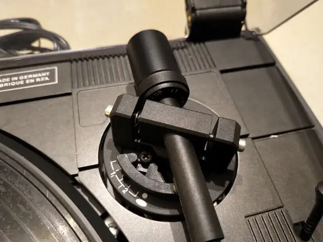 Turntable - Dual CS2110, Belt Drive, 1987, Autoreturn, Plastic in Other in Markham / York Region - Image 9