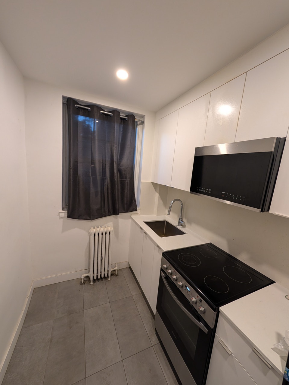 Cession de bail/Sous-location - Beau Studio rénové - 1248$/mois 2