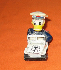 DONALD DUCK POLICE JEEP CAR DIECAST MATCHBOX LESNEY 1979