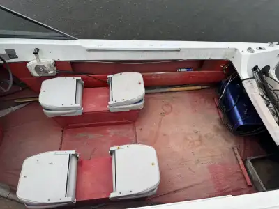 16 ft silver line speed boat 85 hp 2 stoke evenrude? Comes with trailer, life jacketsX brand new thr...