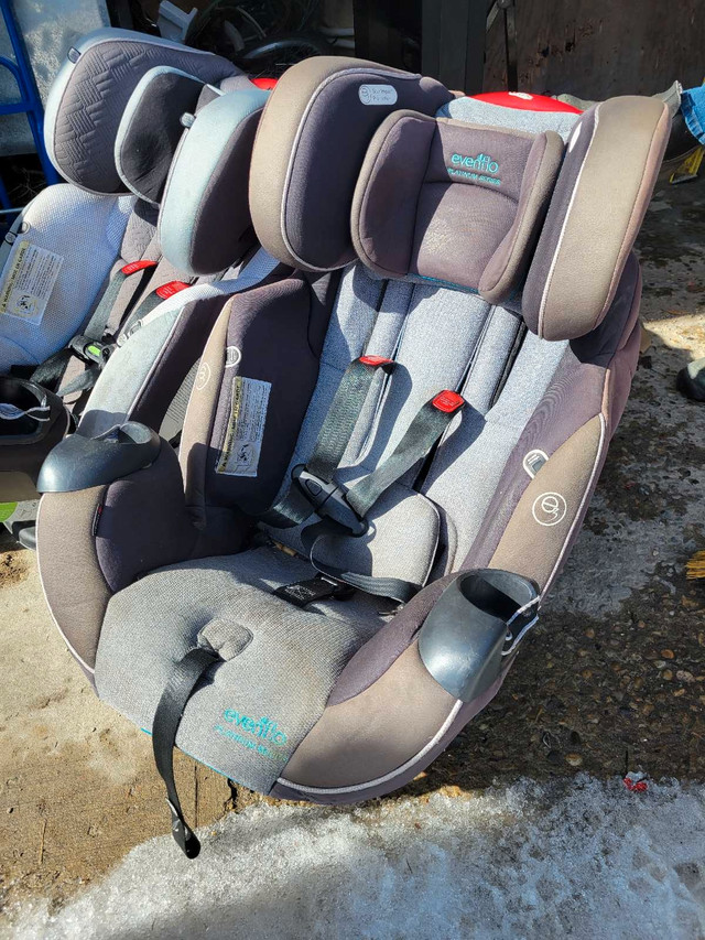 3 stage car seat baby, toddler, small child in Strollers, Carriers & Car Seats in Red Deer