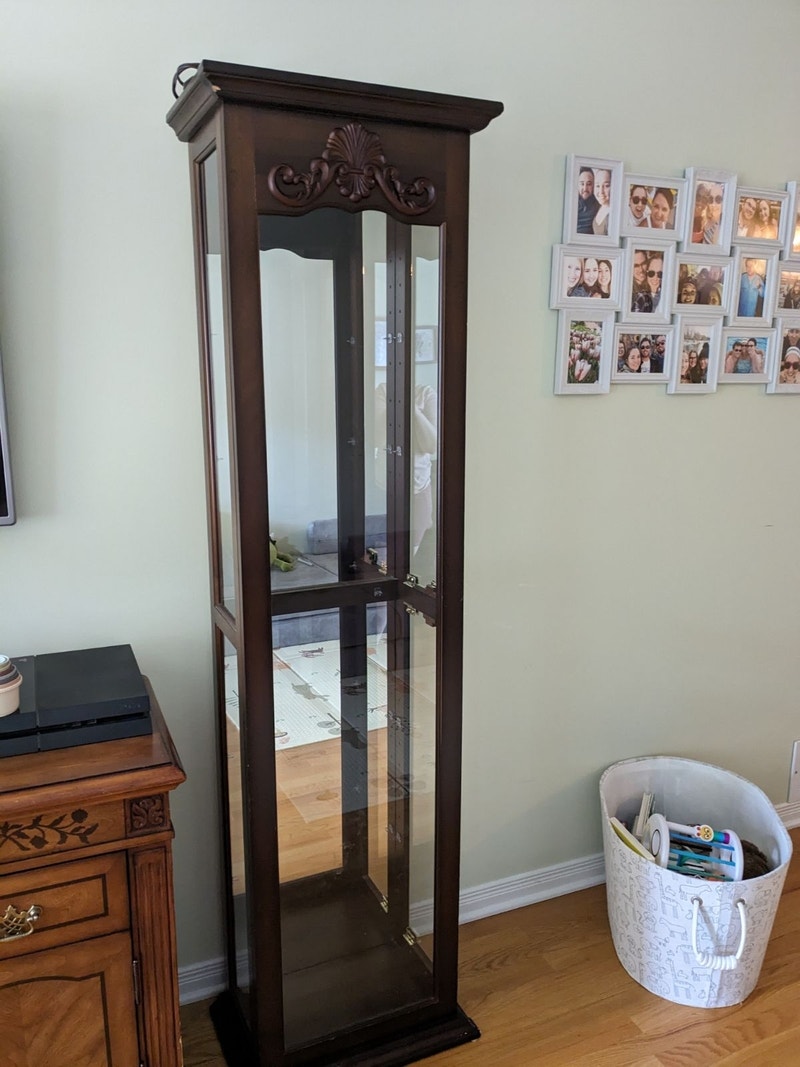 Display Great condition. Solid wood. Hutches & Display