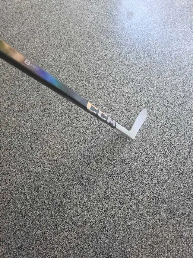 CCM FT8 Pro Hockey Stick in Hockey in Markham / York Region - Image 3