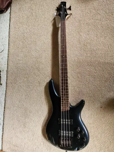 Selling my Ibanez SR300EIPT sample . Sold As Is. No Ibanez warranty. Cash only. Not interested in tr...