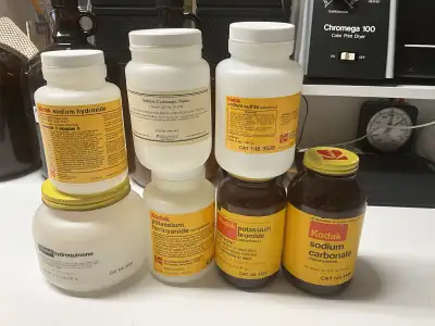 Some empty souvenir chem jars from Kodak ! No charge ! Just come & get ‘em !