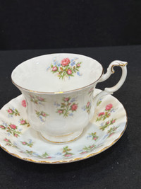 Vintage Royal Albert  tea cup & saucer - Winsome Rose Bone China