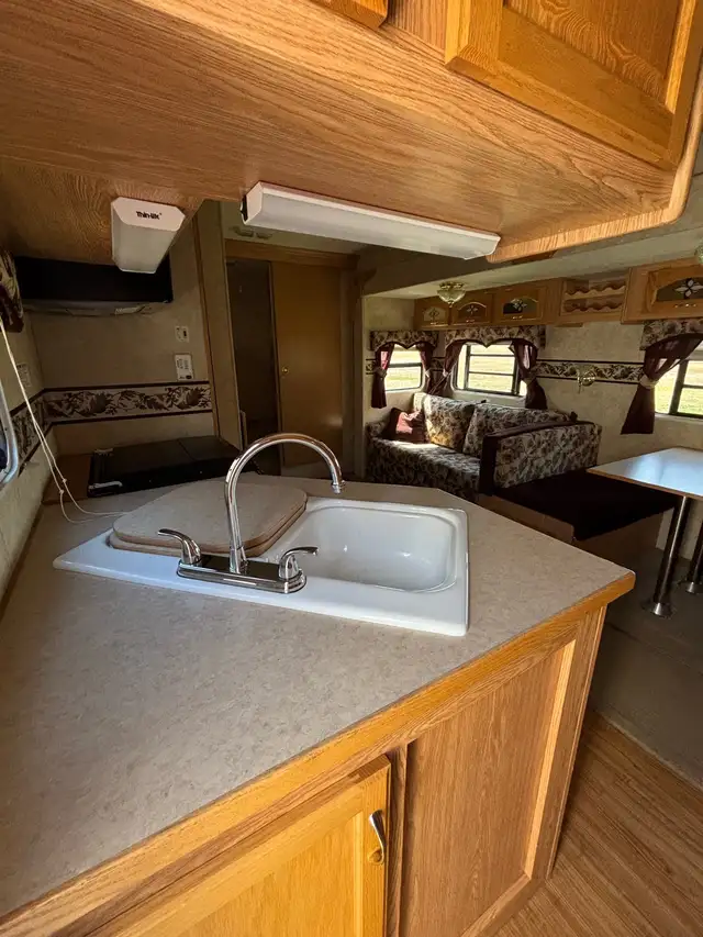 2005 Durango 5 th wheel  in Travel Trailers & Campers in Edmonton - Image 7
