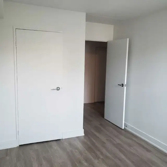 Room for rent (inclusive) in Short Term Rentals in Peterborough - Image 5