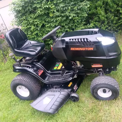 Remington MTD Lawn Mower Rider Tractor. 420CC OHV, 17.5HP, Automatic Drive, 7 Speed Automatic, 42" C...