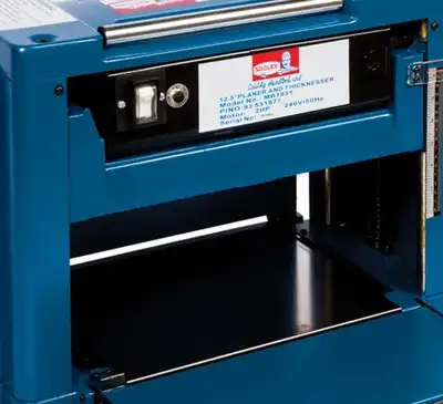 ~Internet image for posting ~Includes straight knives ~5 hp 240V single phase ~On wheels ~Excellent...