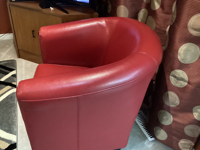 Tub Chair in Chairs & Recliners in Mississauga / Peel Region - Image 2