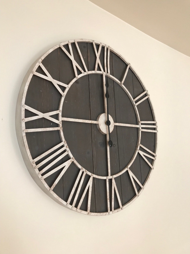 Large Clock in Home Décor & Accents in Brockville - Image 2