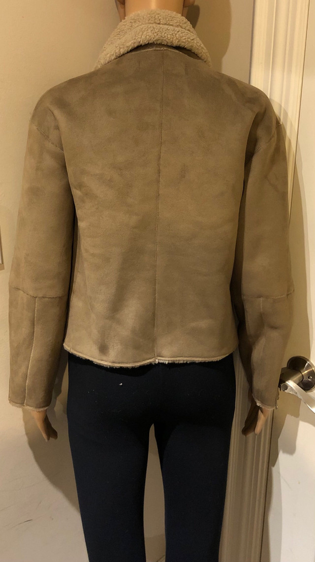 Women’s Size XS Zara Faux Suede/Shearing Jacket in Women's - Tops & Outerwear in City of Toronto - Image 4