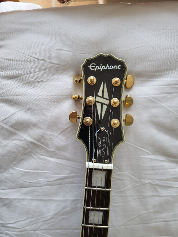Les Paul Custom Pro in Guitars in Cole Harbour - Image 3