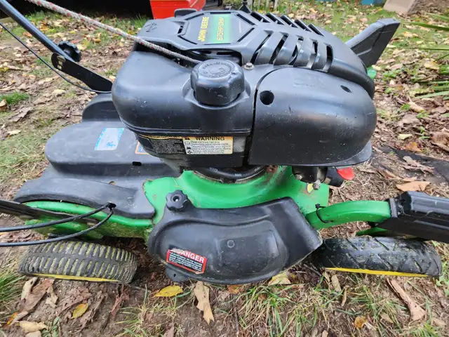 John Deere Commercial Self Propelled Zero Turn Lawnmower 6.75 HP in Lawnmowers & Leaf Blowers in Windsor Region - Image 6