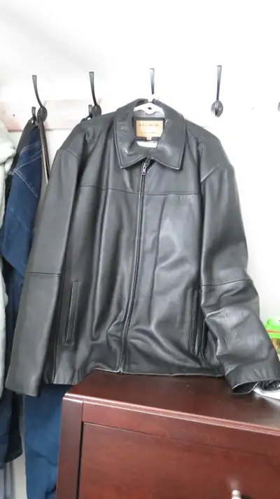 MEN'S XXL BLACK LEATHER JACKET, WORN, View more