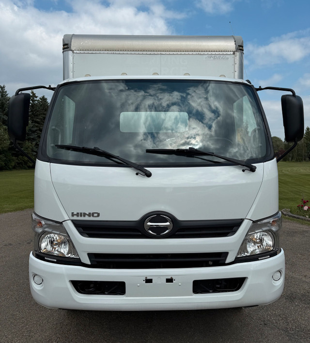 2020 HINO 155 18 FOOT CUBE VAN/BOX TRUCK, NAVIGATION, DIESEL in Cars & Trucks in Edmonton - Image 2