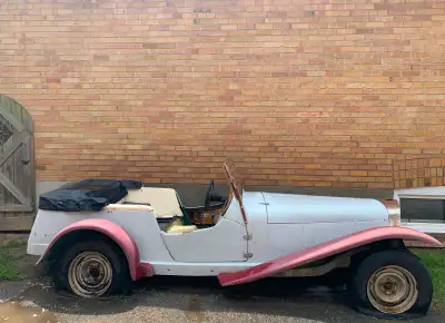 This is a replica of the famous million dollar Mercedes – a very rare and hard to find vehicle! Was...