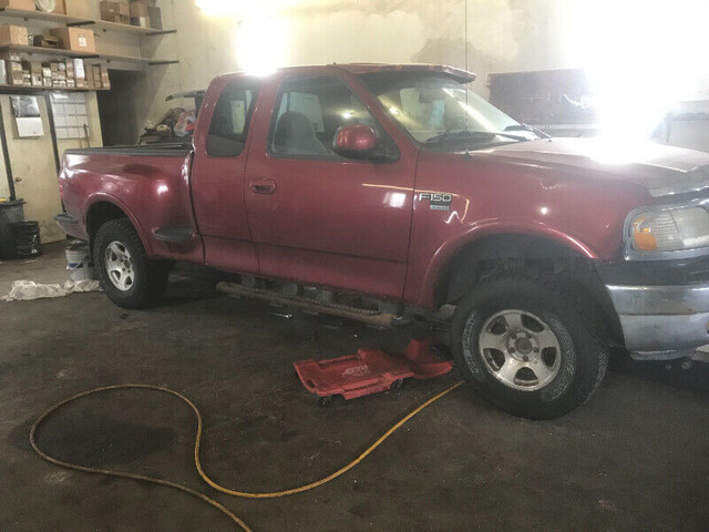 parting  out multiple 1997-2003 Ford f150s  in Auto Body Parts in Saskatoon - Image 2
