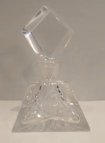 Pinwheel crystal perfume bottle, View more