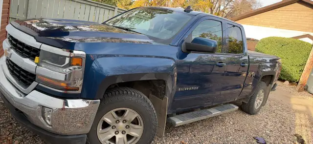 2017 Chevy Silverado extended cab596423483506053121