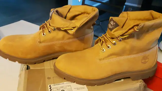 Mens Rolldown Timberland sz10 brand new in Men's Shoes in Trenton - Image 5