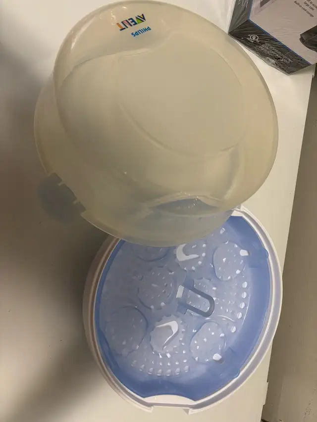Philips Avent Microwave Steam Sterilizer in Feeding & High Chairs in City of Toronto - Image 3