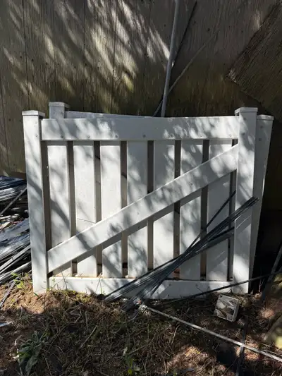 5x5 vinyl fence & posts , View more