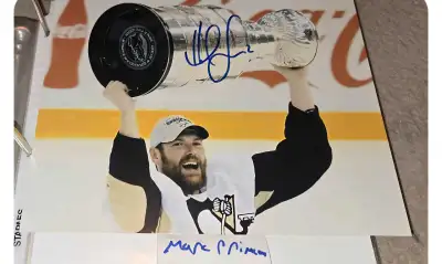 Hal Gill signed 8x10 photos Penguins Hockey / Photos signées, View more