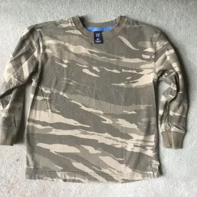 GAP CAMOUFLAGE LONG- SLEEVED SHIRT - SIZE S (6/7), View more