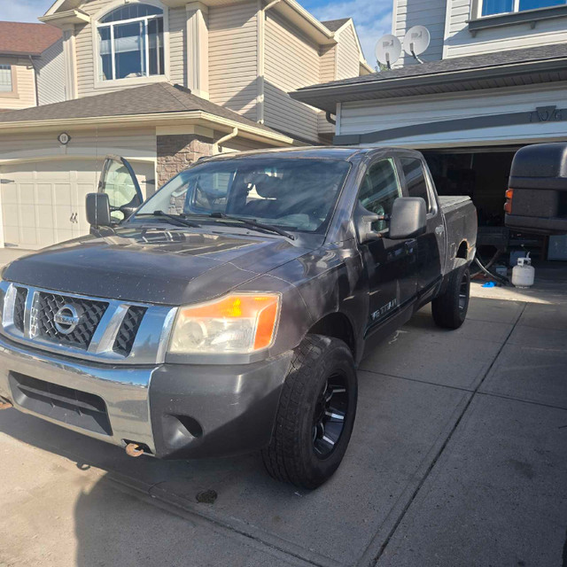 2011 Nissan Titan in Cars & Trucks in Calgary