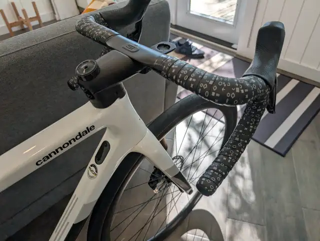 Cannondale Supersix Evo 51cm Sram Force AXS Groupset in Road in Kingston - Image 5