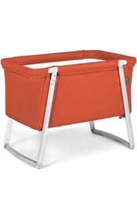 Baby dream red cot