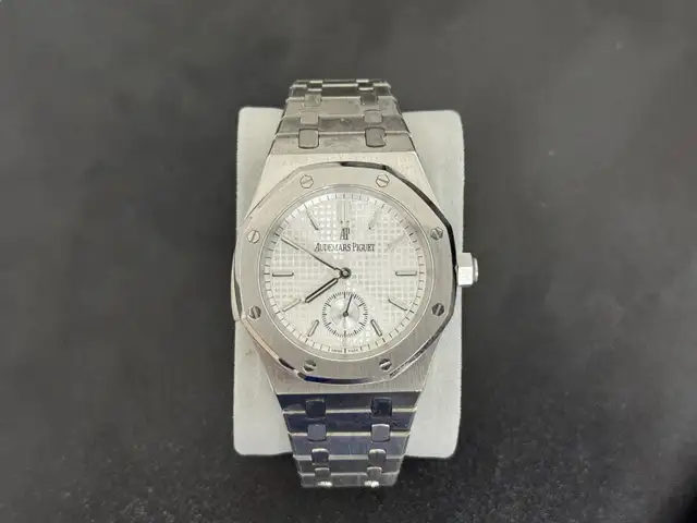 Audemars Piguet AP Royal Oak Watch Montre in Jewellery & Watches in City of Montréal - Image 2